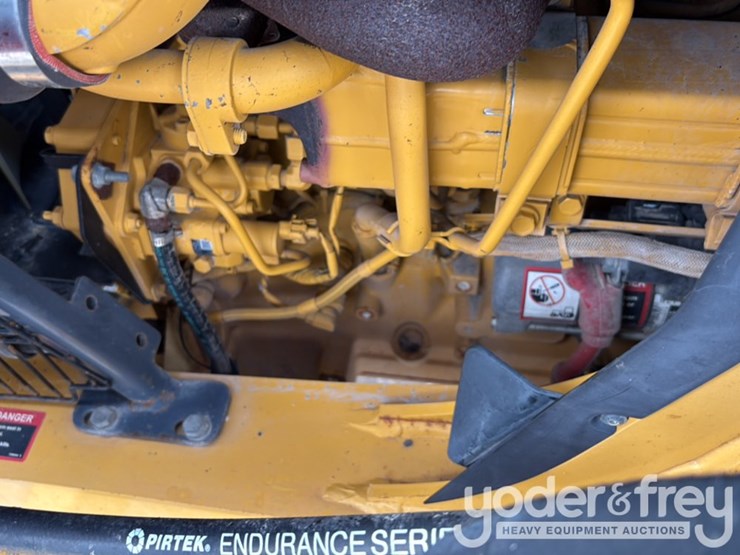 2018-deere-310l-image-34