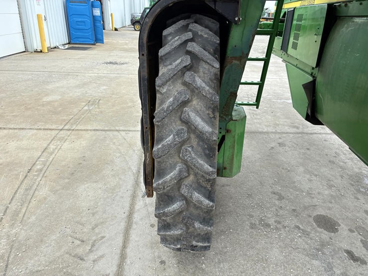 2000-john-deere-6700-image-50