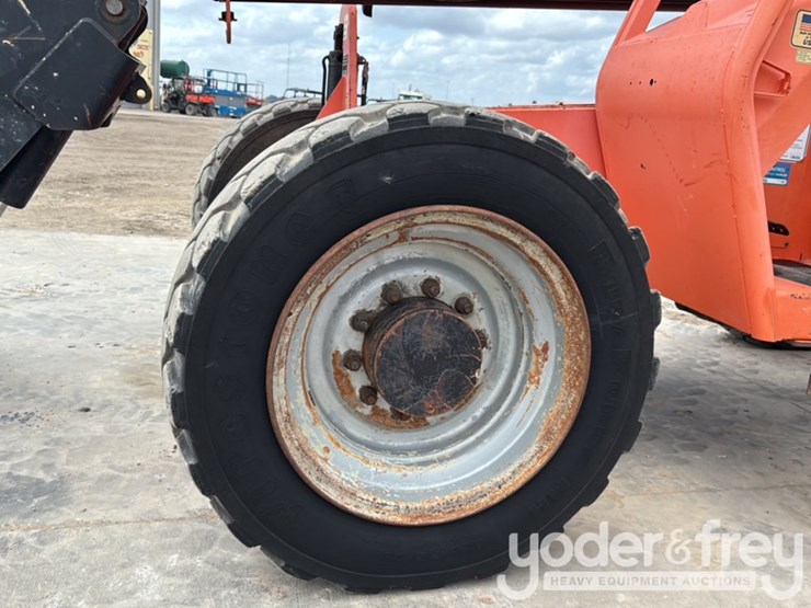 2016-sky-trak-6042-image-10