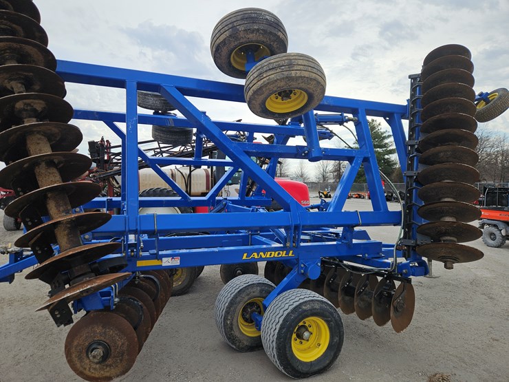 2013-landoll-6230-33-image-15