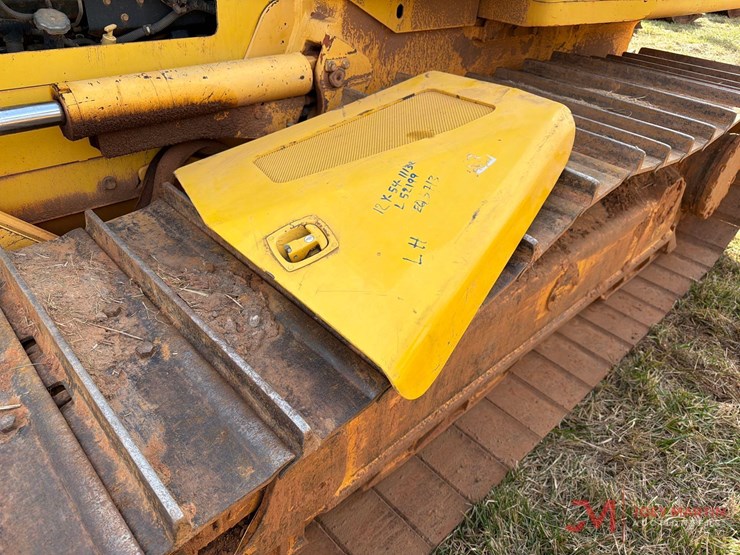 2010-komatsu-d51px-22-image-24