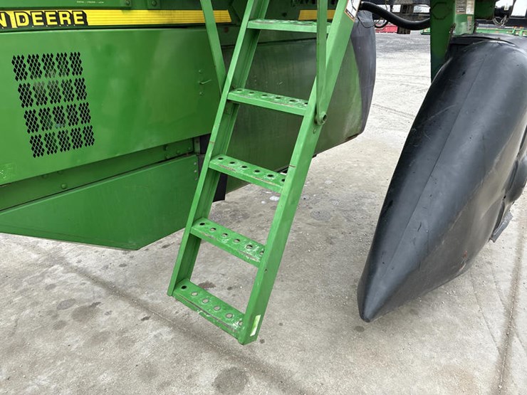 2000-john-deere-6700-image-34