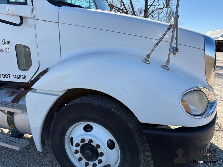 2004-freightliner-columbia-120-t/a-day-cab-truck-tractor-image-19