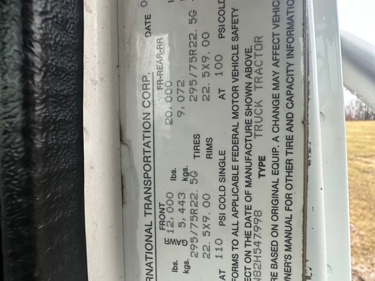 2002-international-8100-image-19