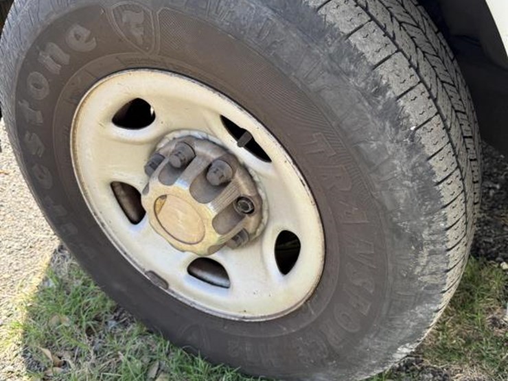 2001-chevrolet-express-3500-image-12