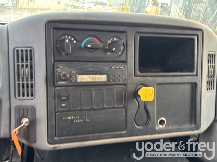 2007-international-7600-image-60