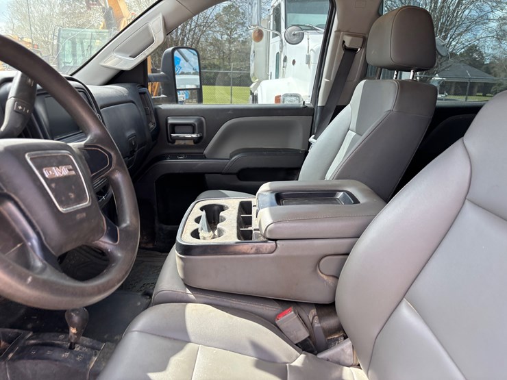 2019-gmc-sierra-2500hd-image-18