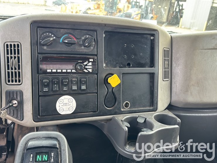 2015-international-4400-image-55