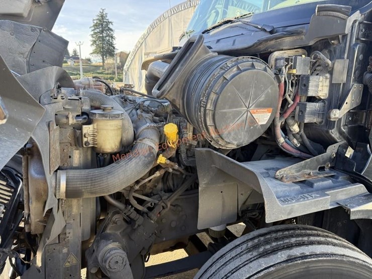 2017-international-prostar-image-14