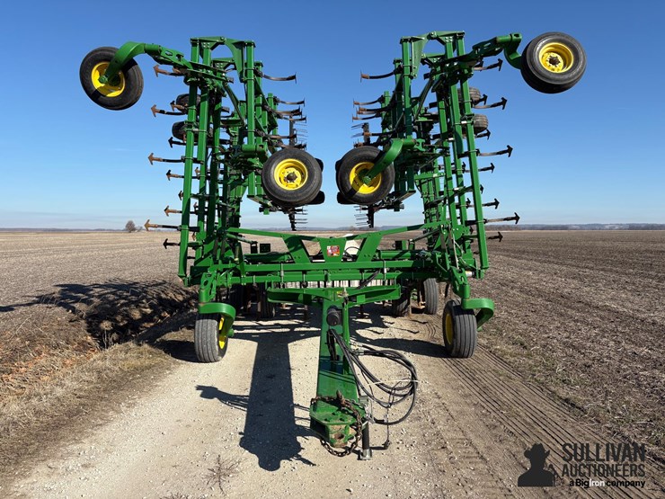 2013-john-deere-2210-image-2