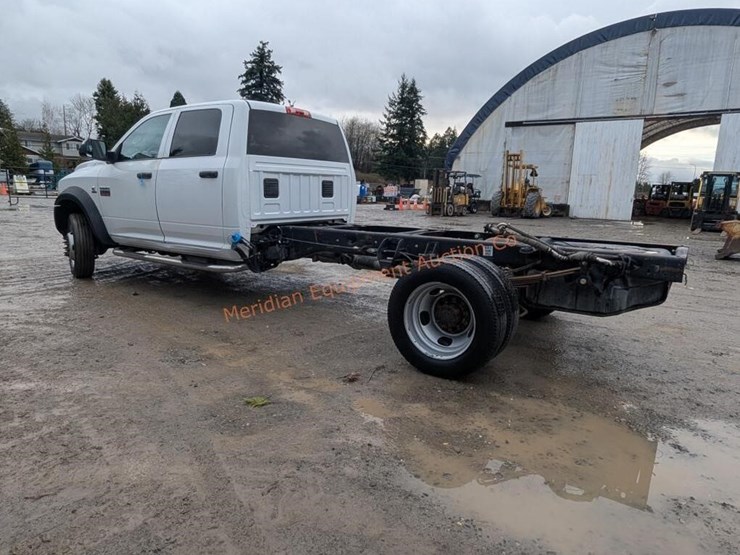 2011-dodge-ram-4500-image-3