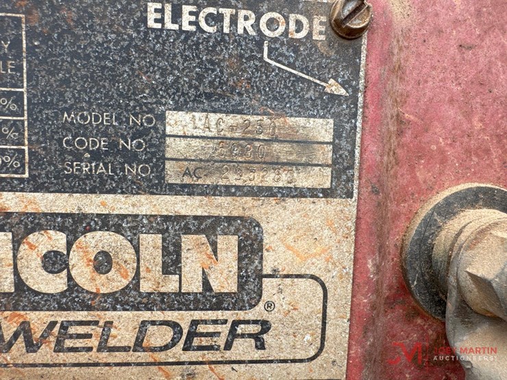 lincoln-idealarc-250-electric-welder-image-8