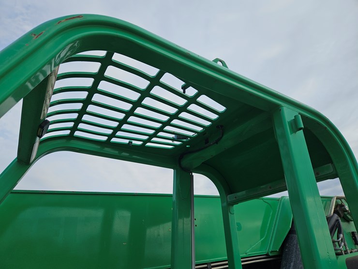 2016-jlg-8042-image-6