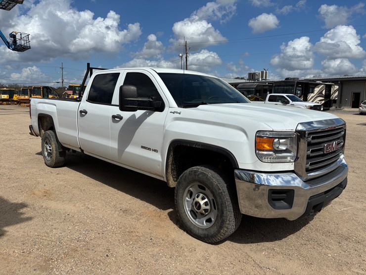 2019-gmc-sierra-2500hd-image-2