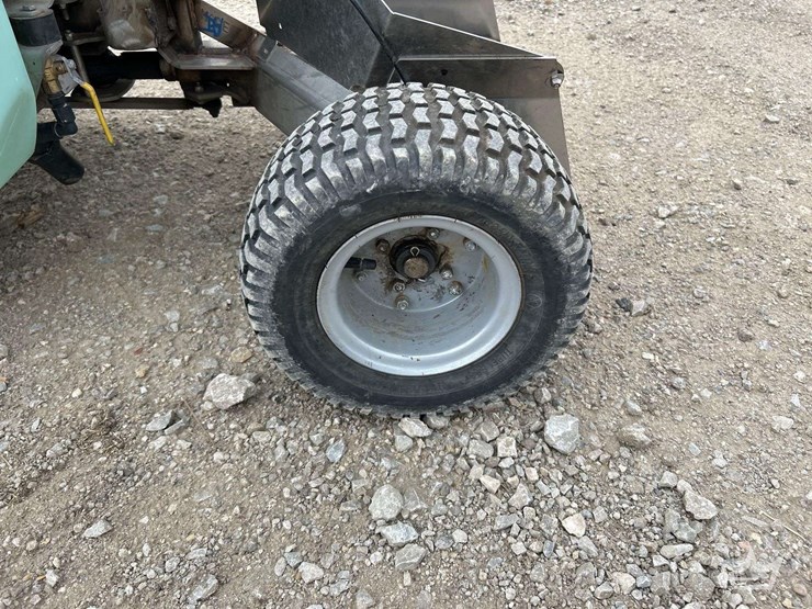 2021-permagreen-ride-on-speader-sprayer-image-22