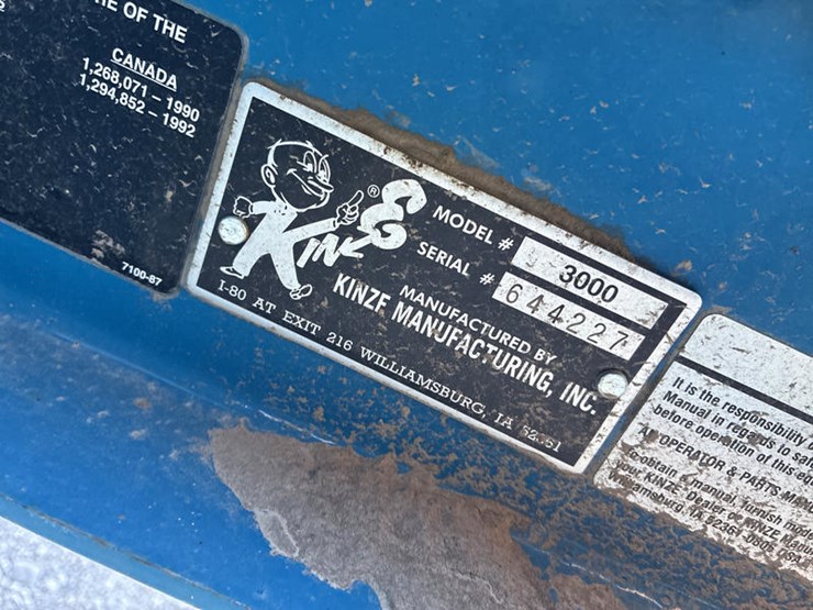 2009-kinze-3000-image-56