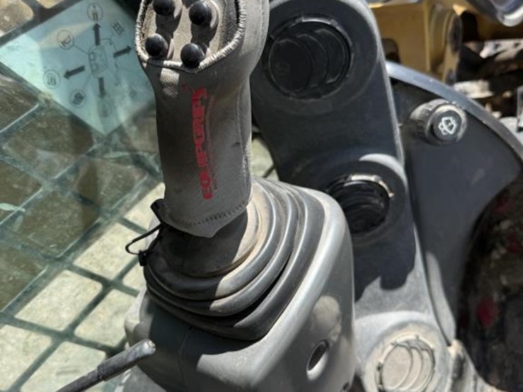 #70-•-cat-2890-two-speed-high-flow-xps-skid-steer-image-12