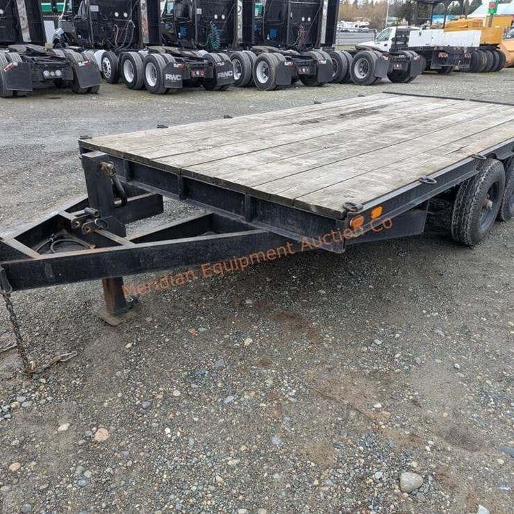 1975 UTILITY FLATBED