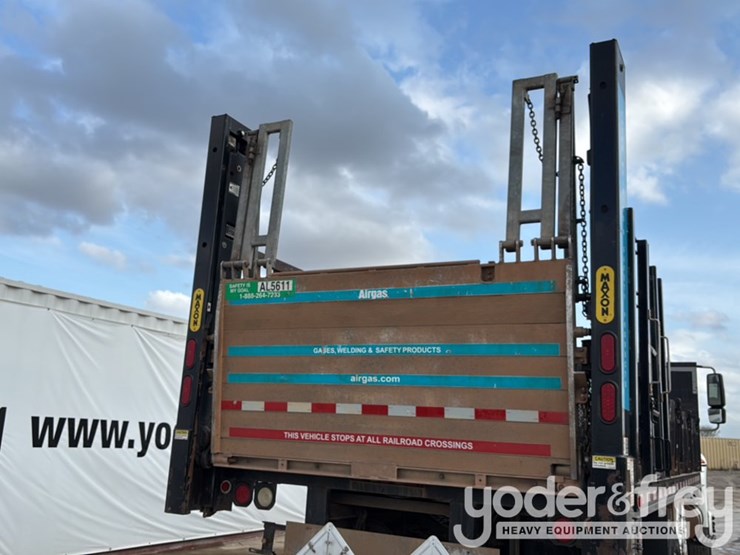 2015-international-4400-image-32