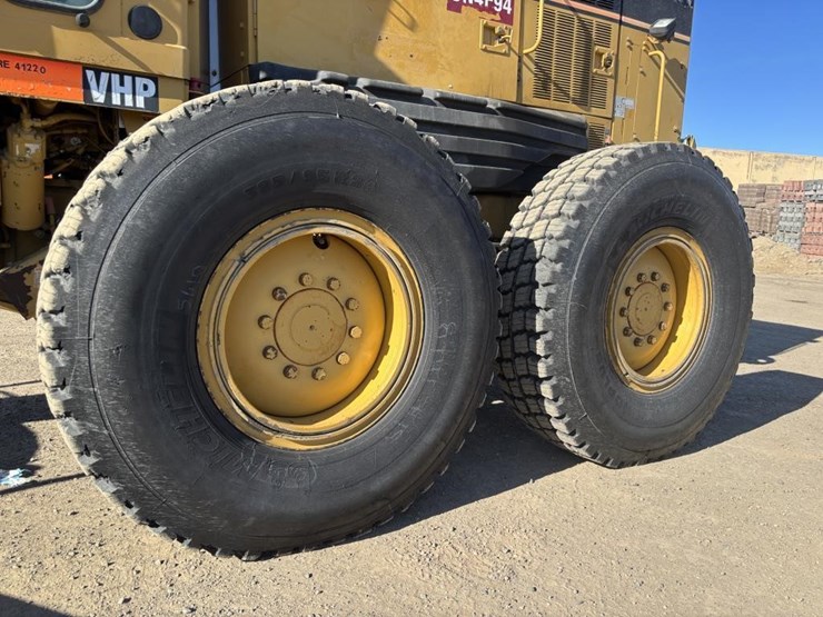 caterpillar-143h-image-31