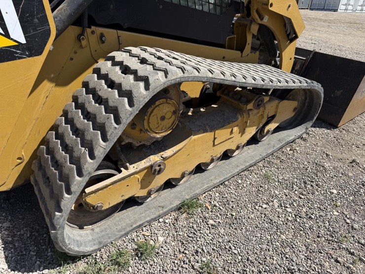 #70-•-cat-2890-two-speed-high-flow-xps-skid-steer-image-9