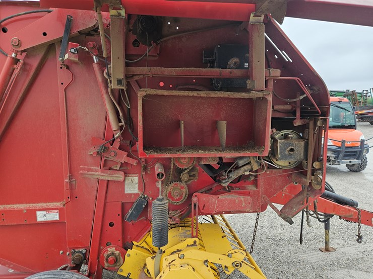 2008-new-holland-br7060-image-8