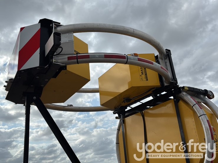 2002-freightliner-fl70-image-26