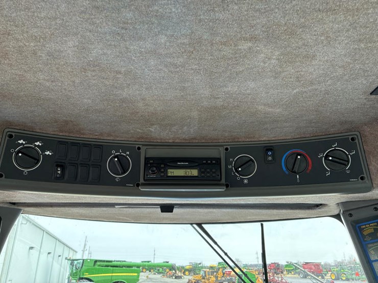 2002-new-holland-tj275-image-64