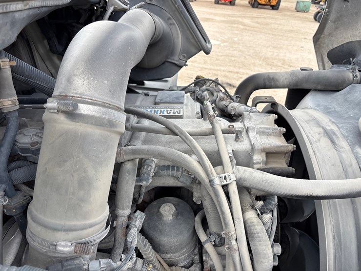 2011-international-prostar-image-13