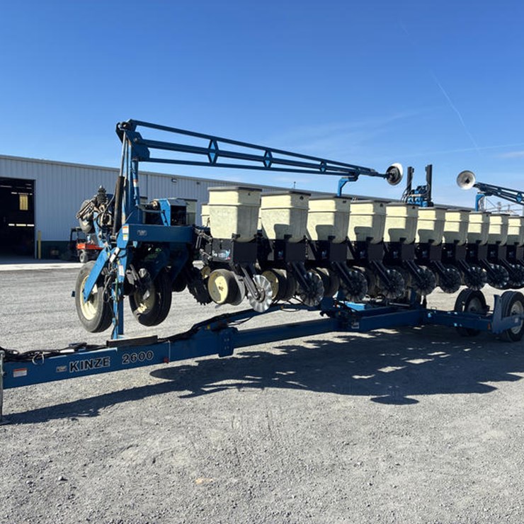 KINZE 2600