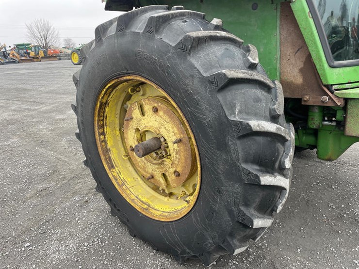 1977-john-deere-4230-image-28