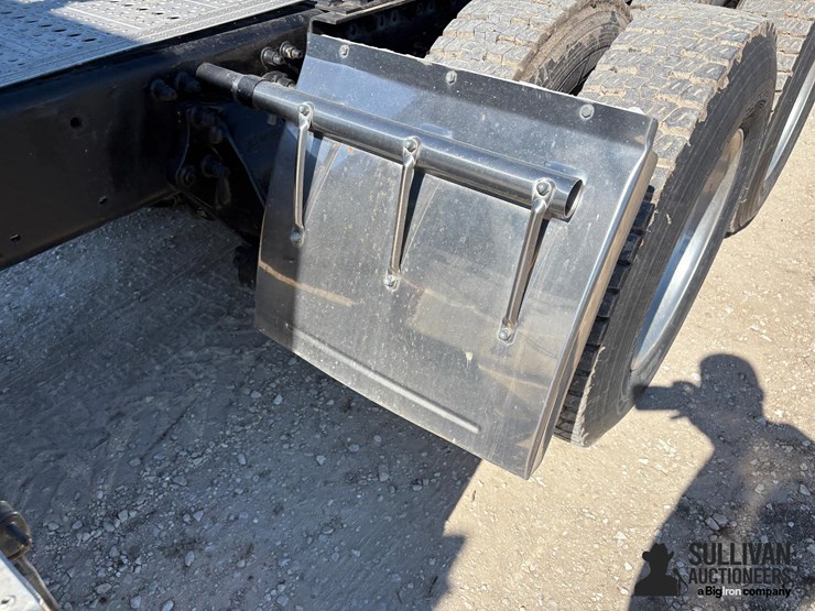 2006-freightliner-columbia-112-t/a-day-cab-truck-tractor-image-13