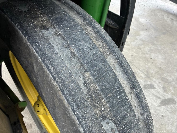 2000-john-deere-6700-image-39