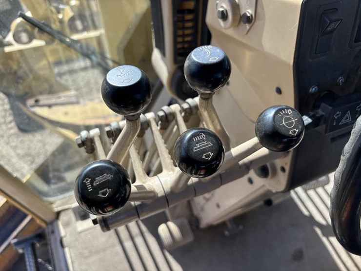 caterpillar-143h-image-38