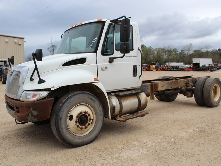 2006-international-4300-image-1