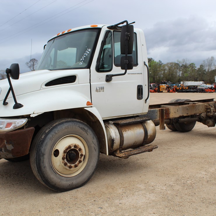 2006 INTERNATIONAL 4300