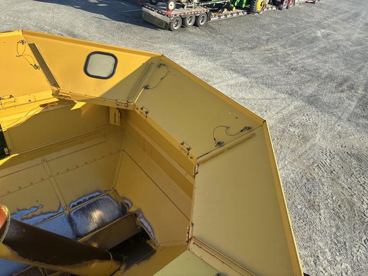 new-holland-tr89-image-84