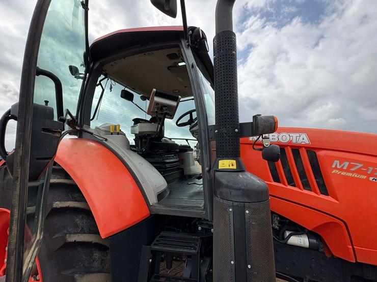 2020-kubota-m7-171-image-21