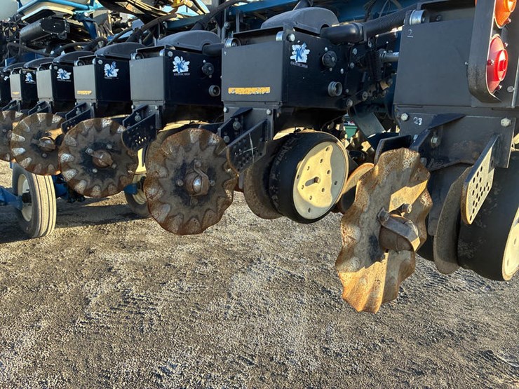 2010-kinze-3660-image-68