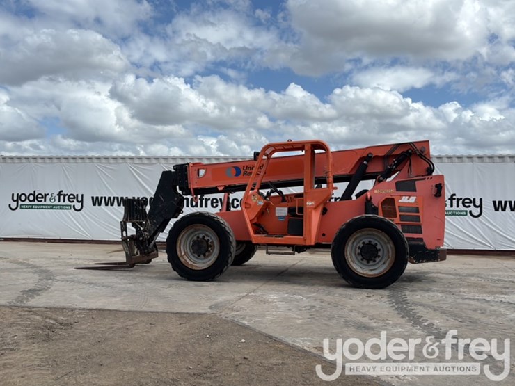 2016-sky-trak-6042-image-2