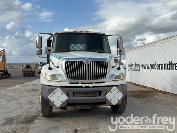 2015-international-4400-image-8