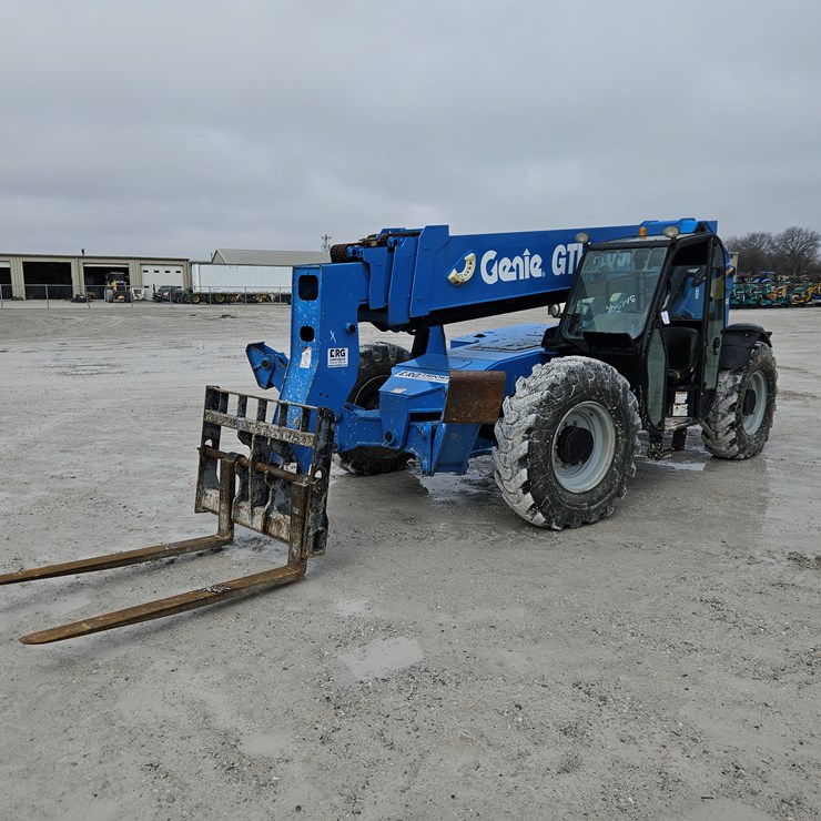 2012 GENIE GTH1056