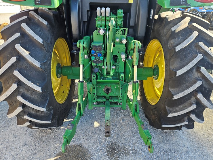 2017-john-deere-6130r-image-8