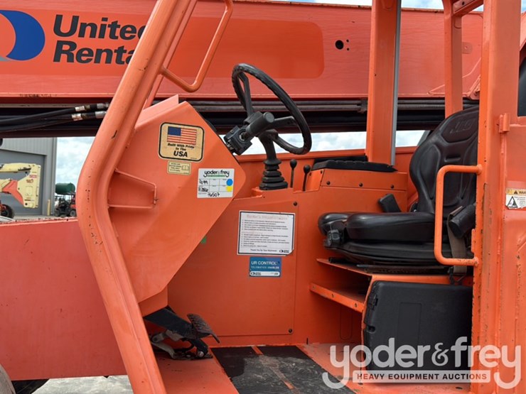 2016-sky-trak-6042-image-40