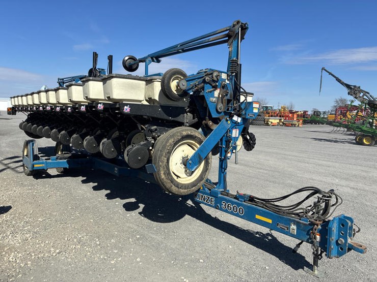 2006-kinze-3600-image-3