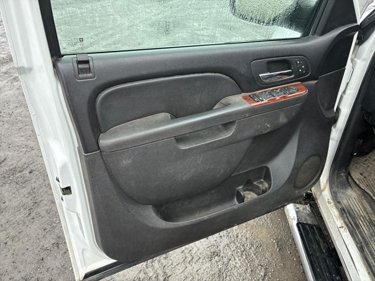 2011-gmc-sierra-1500-image-33