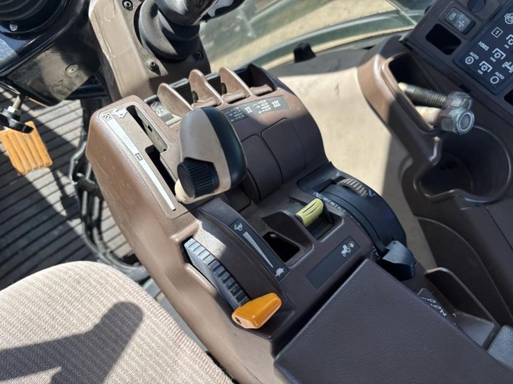 john-deere-7220-image-39