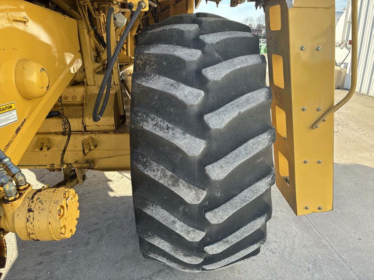 new-holland-tr89-image-40