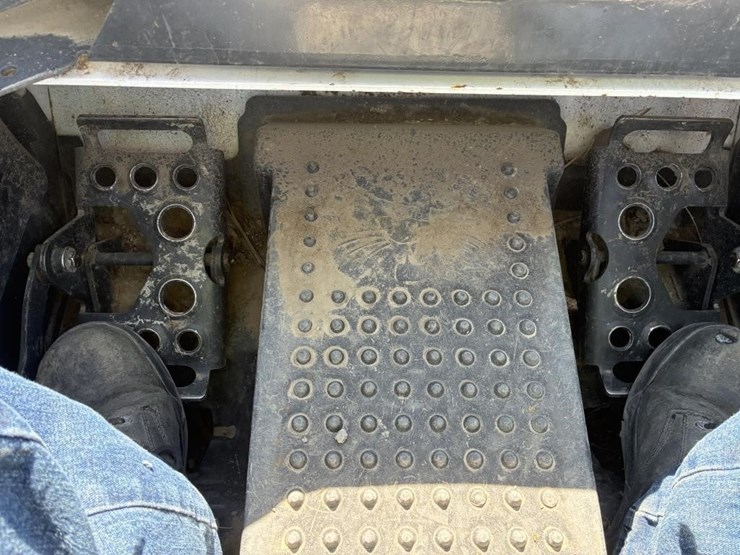 2018-bobcat-s570-image-11