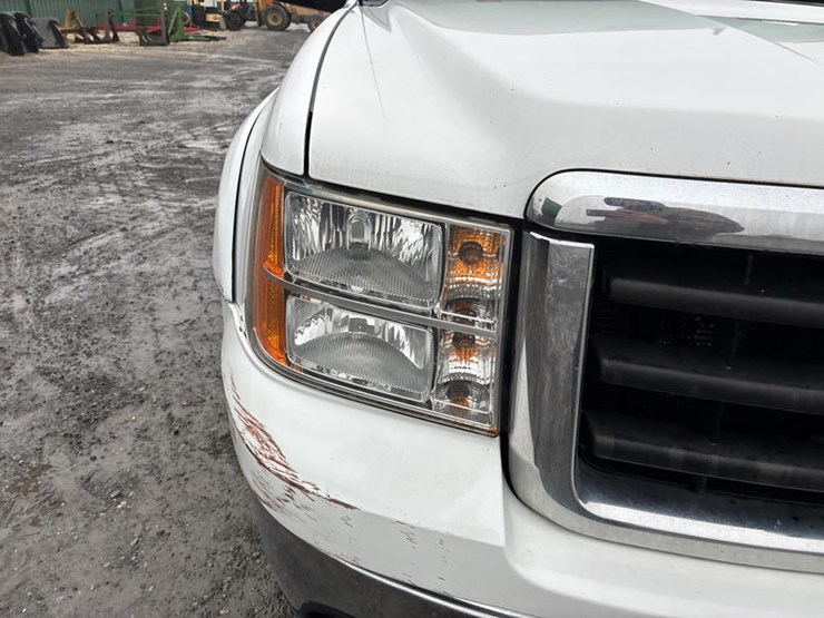 2011-gmc-sierra-1500-image-6